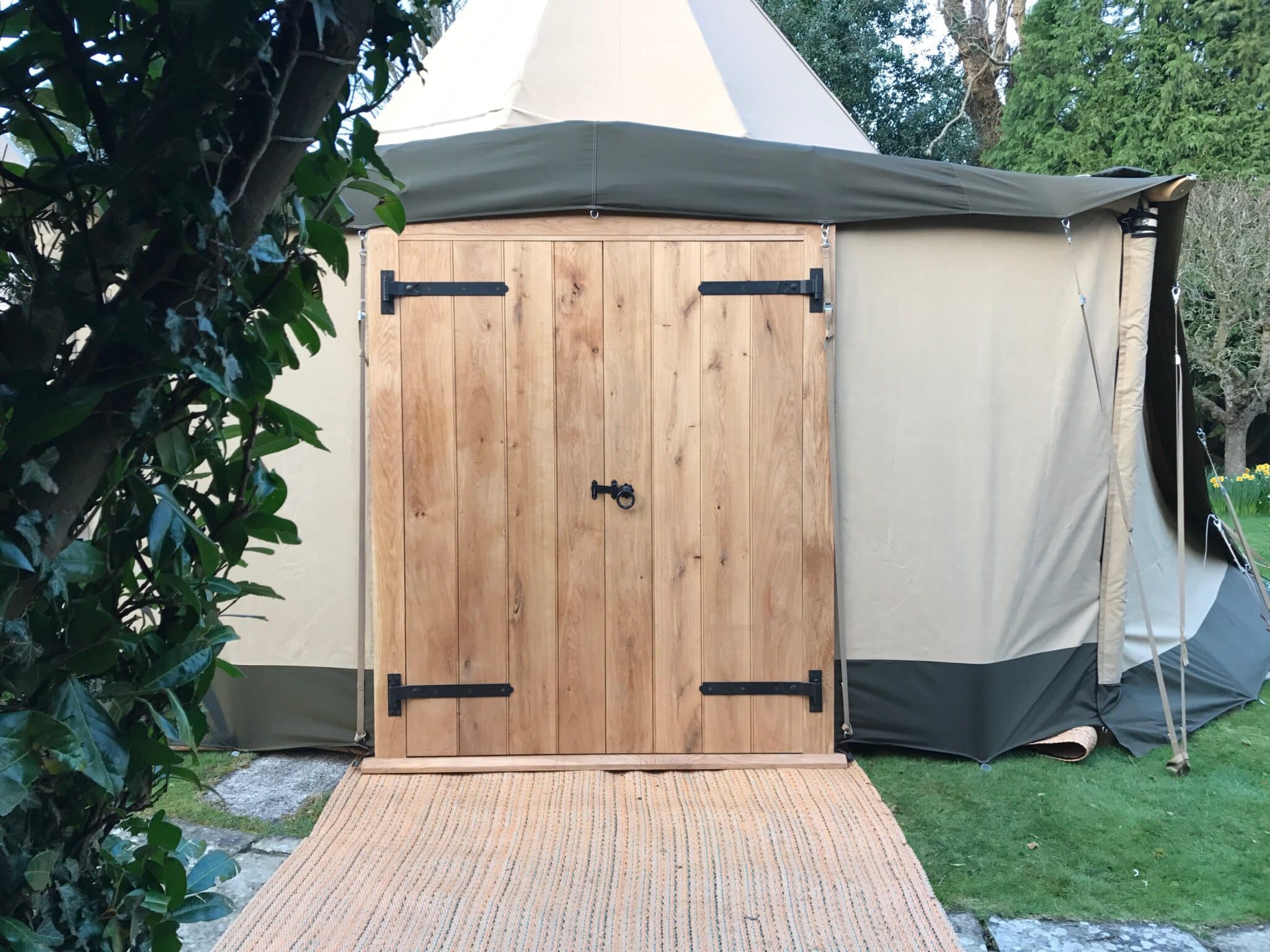 Oak Door Structure Extension